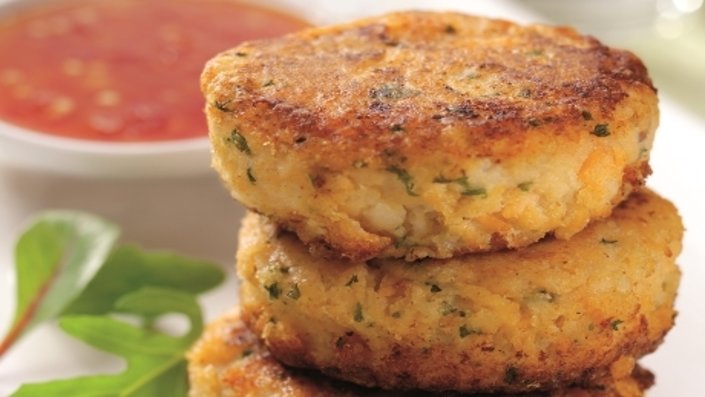 fish-cakes-with-sweet-chilli-sauce.jpg